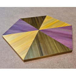 Hexagone radial jaune-marron-violet